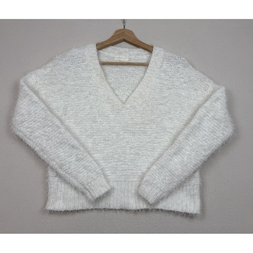 Ultra Flirt Fuzzy V-Neck Crop Top Sweater Womens M Long Sleeve Soft Fringy Ivory